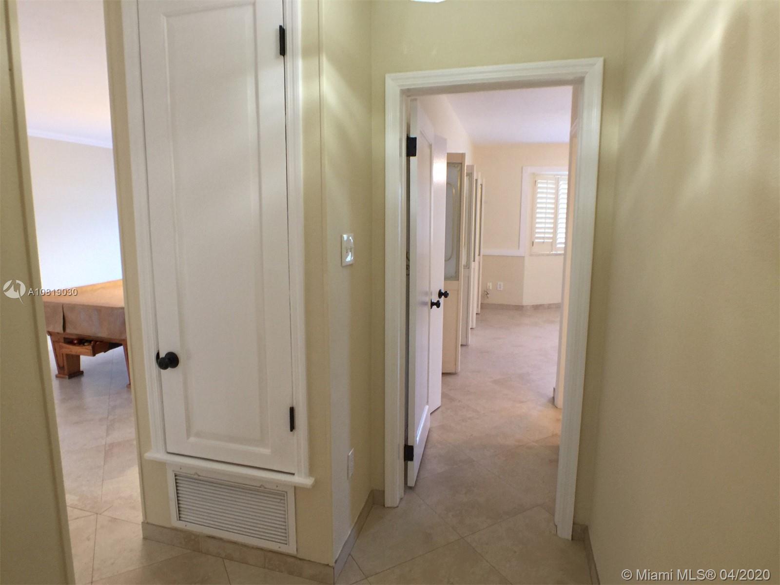 OAKLAND ACRES - Residential