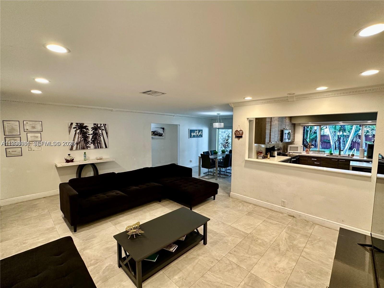 HOLLYWOOD HILLS AMEN PLAT - Residential