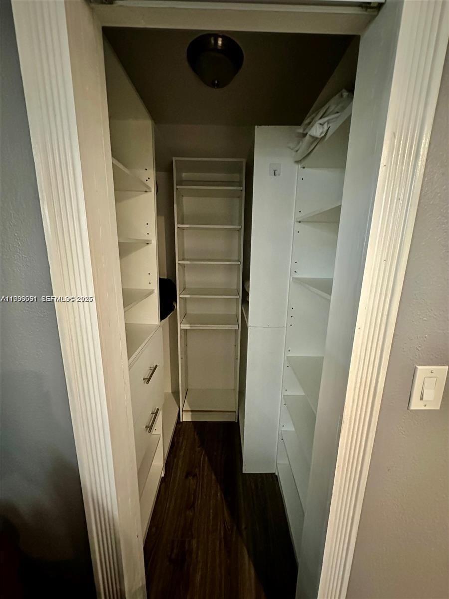 HOLLYWOOD HILLS AMEN PLAT - Residential