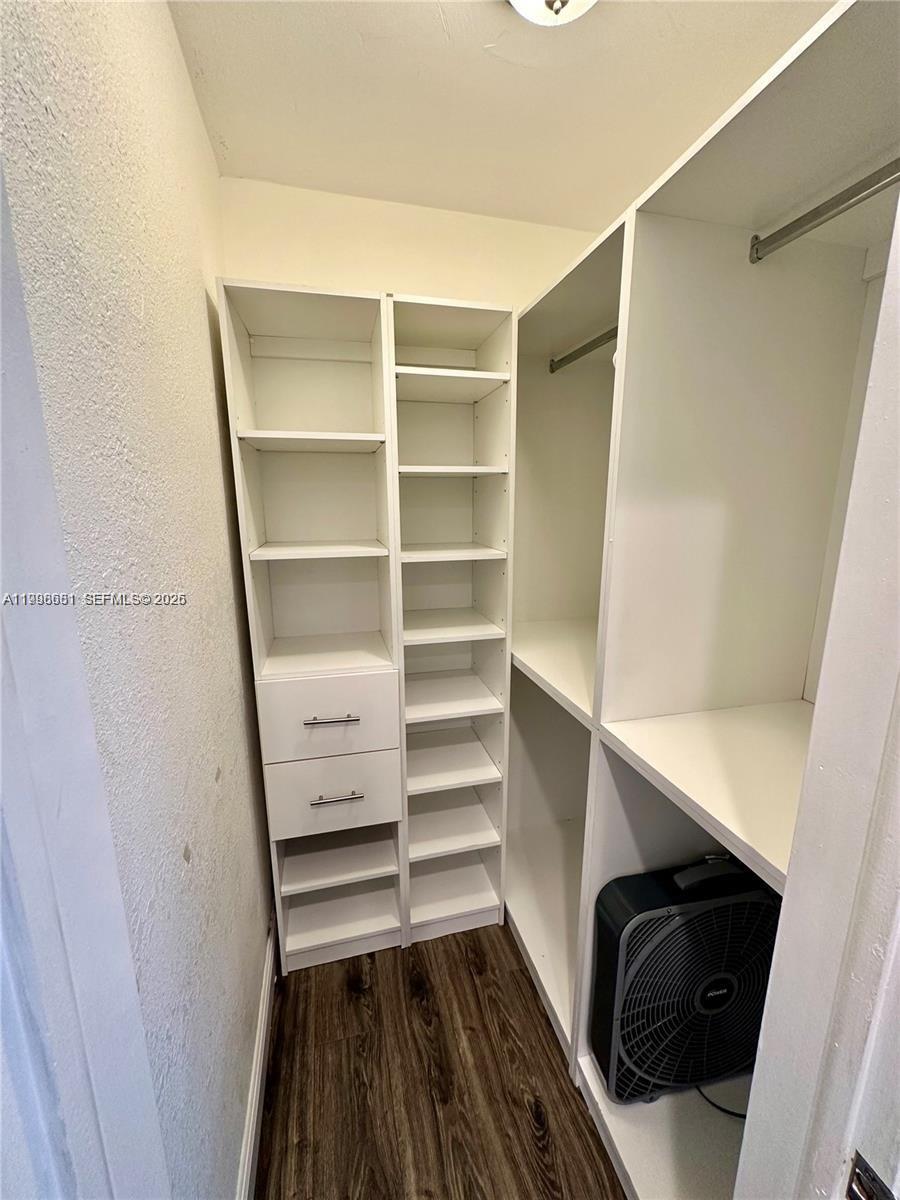 HOLLYWOOD HILLS AMEN PLAT - Residential