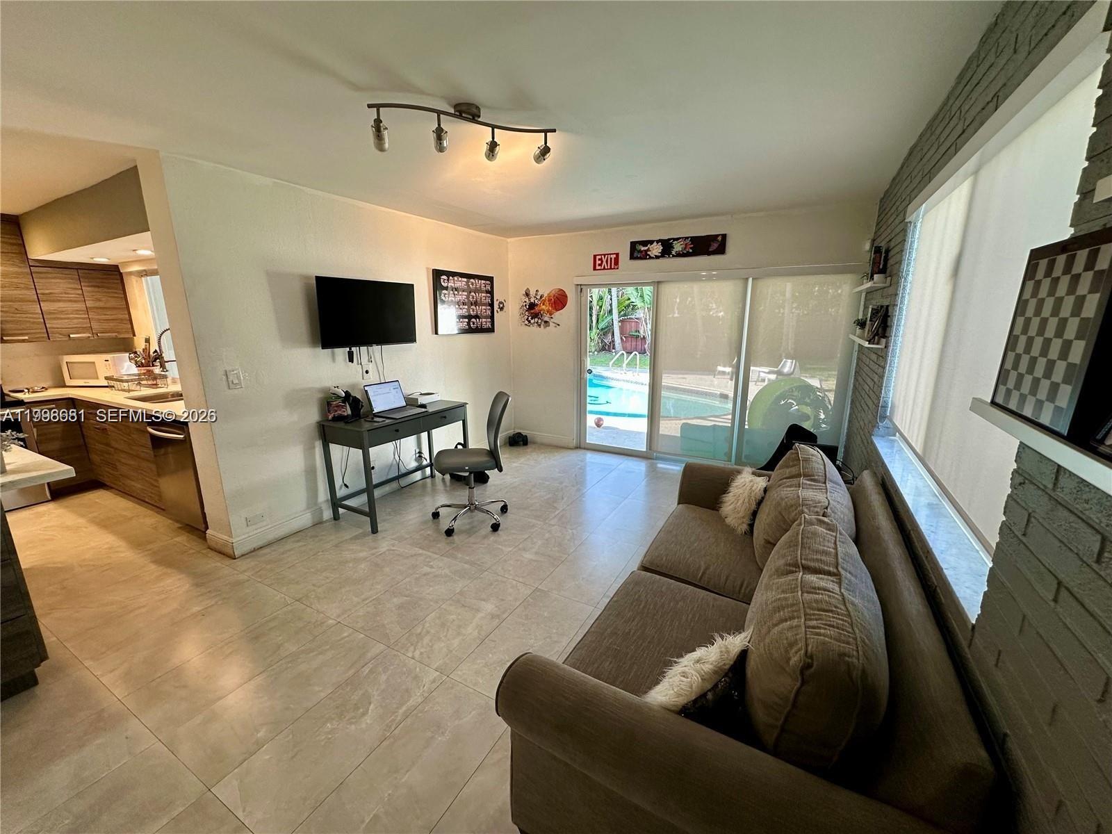 HOLLYWOOD HILLS AMEN PLAT - Residential