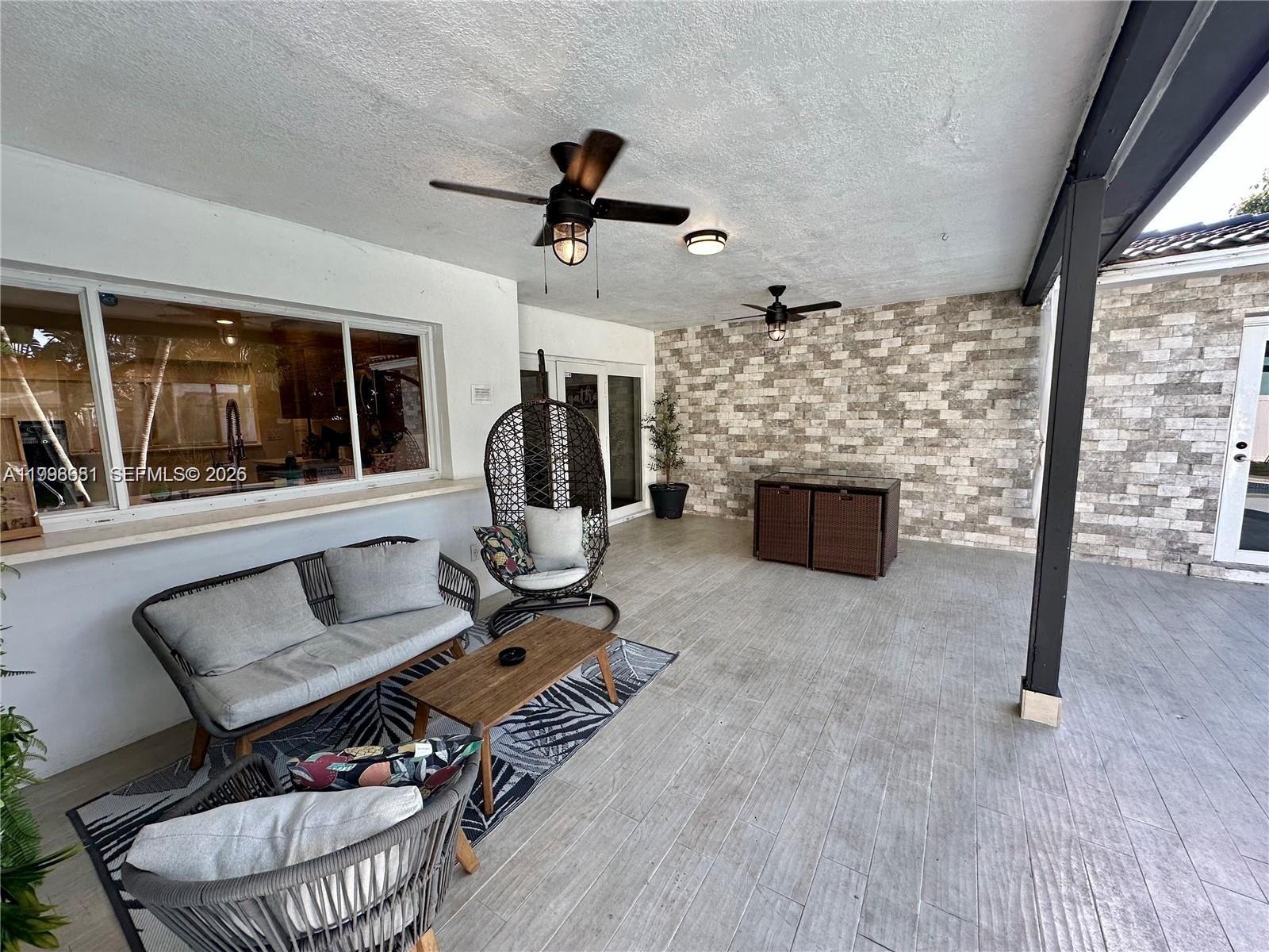 HOLLYWOOD HILLS AMEN PLAT - Residential