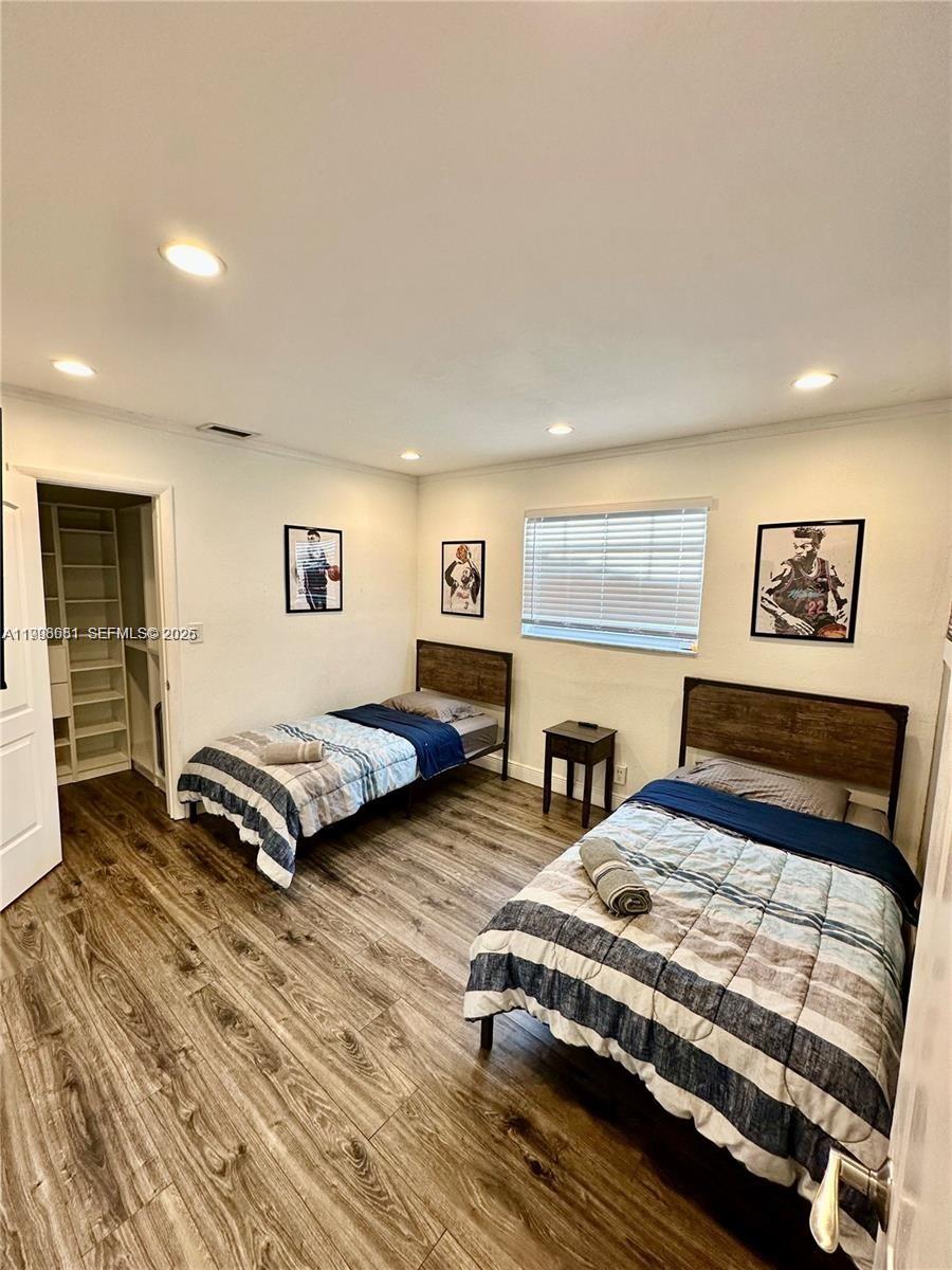 HOLLYWOOD HILLS AMEN PLAT - Residential