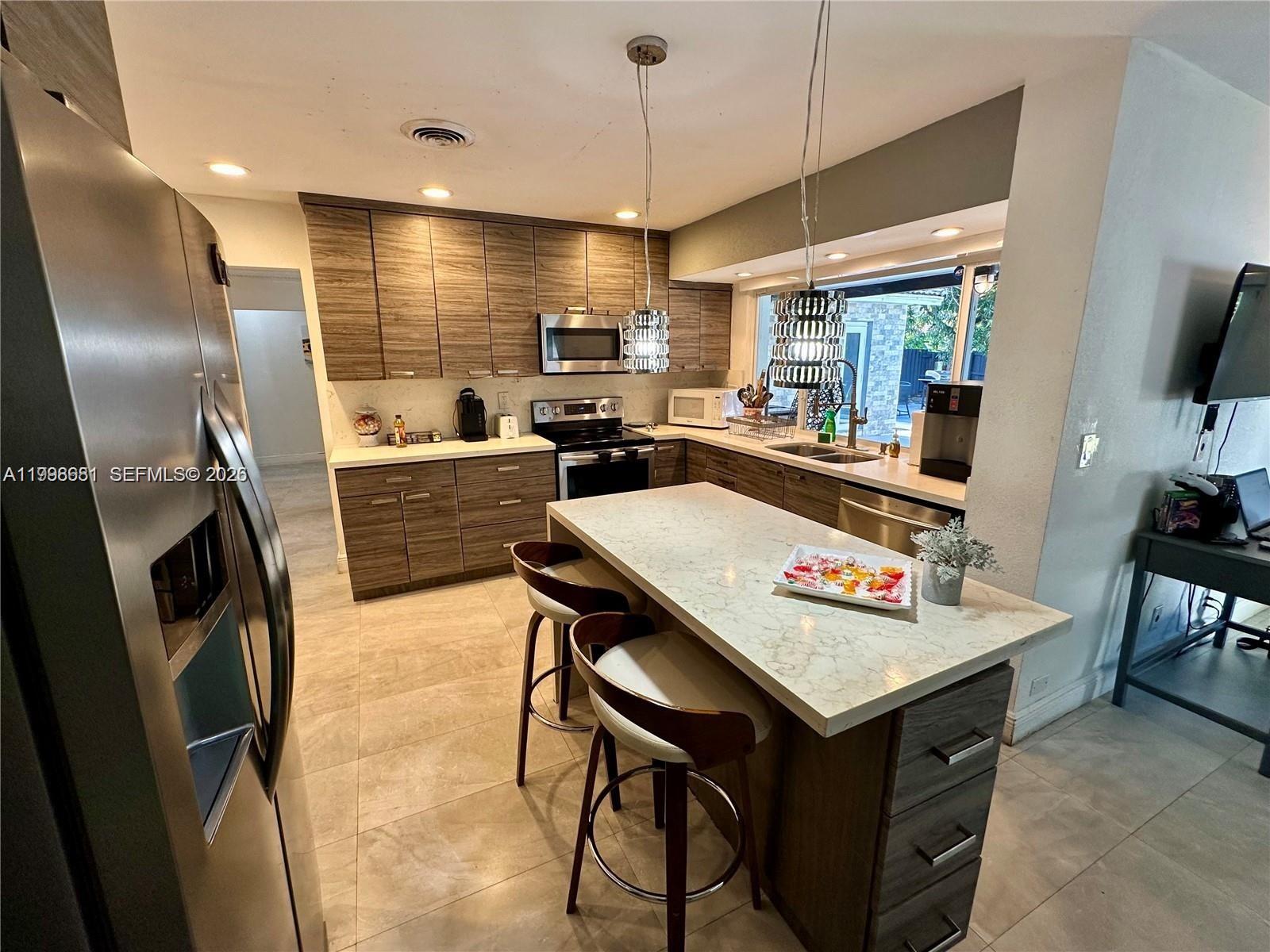 HOLLYWOOD HILLS AMEN PLAT - Residential