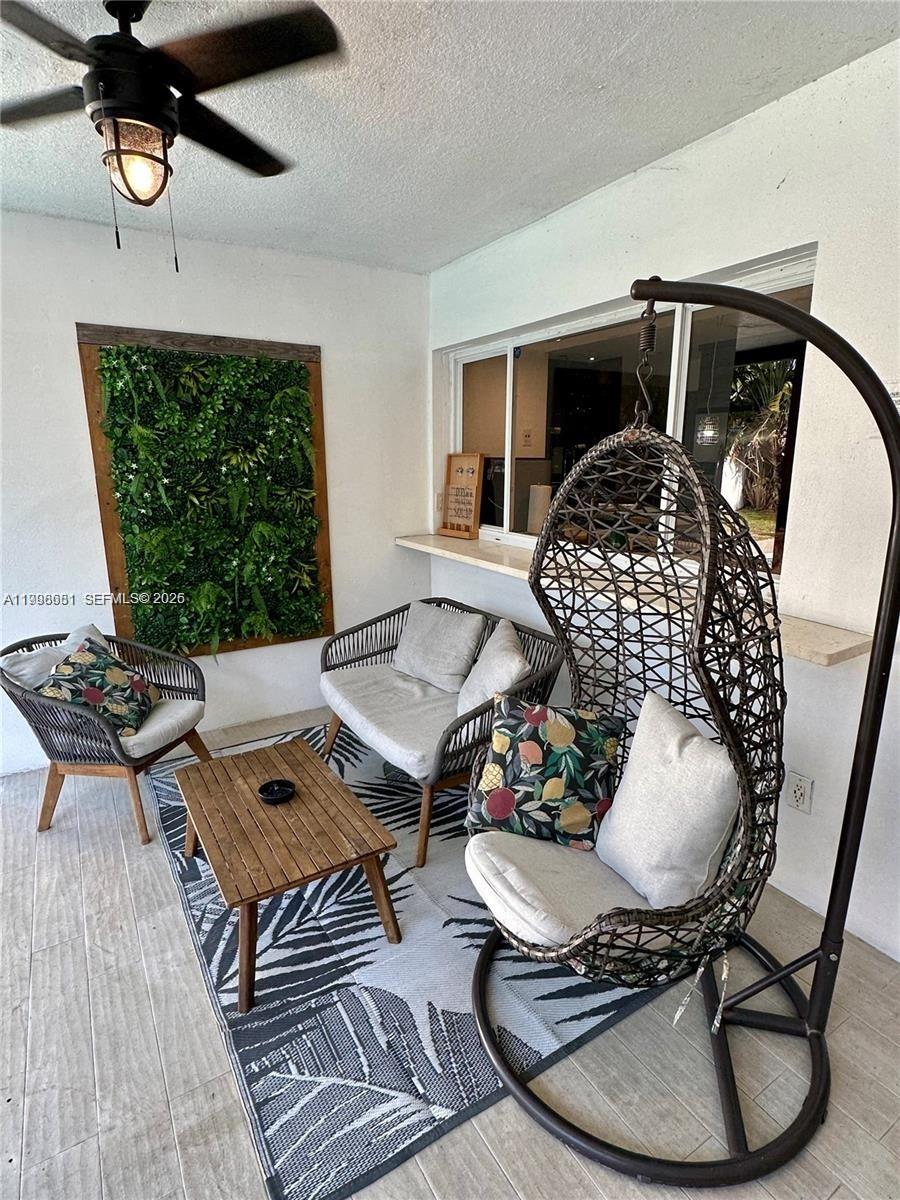 HOLLYWOOD HILLS AMEN PLAT - Residential