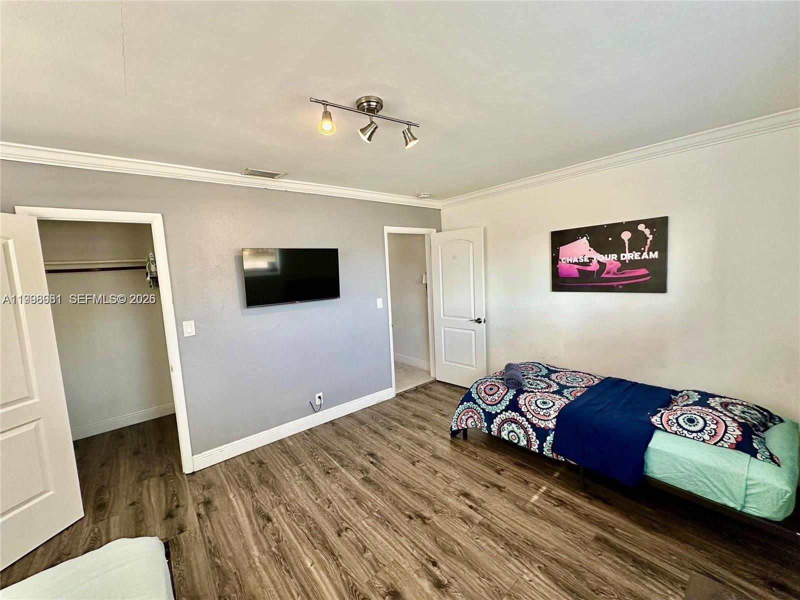 HOLLYWOOD HILLS AMEN PLAT - Residential