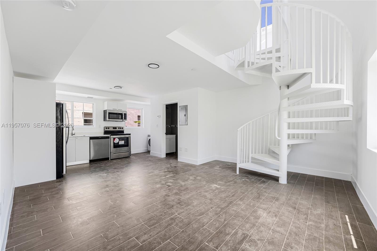 LINCOLN SUB - Residential Lease