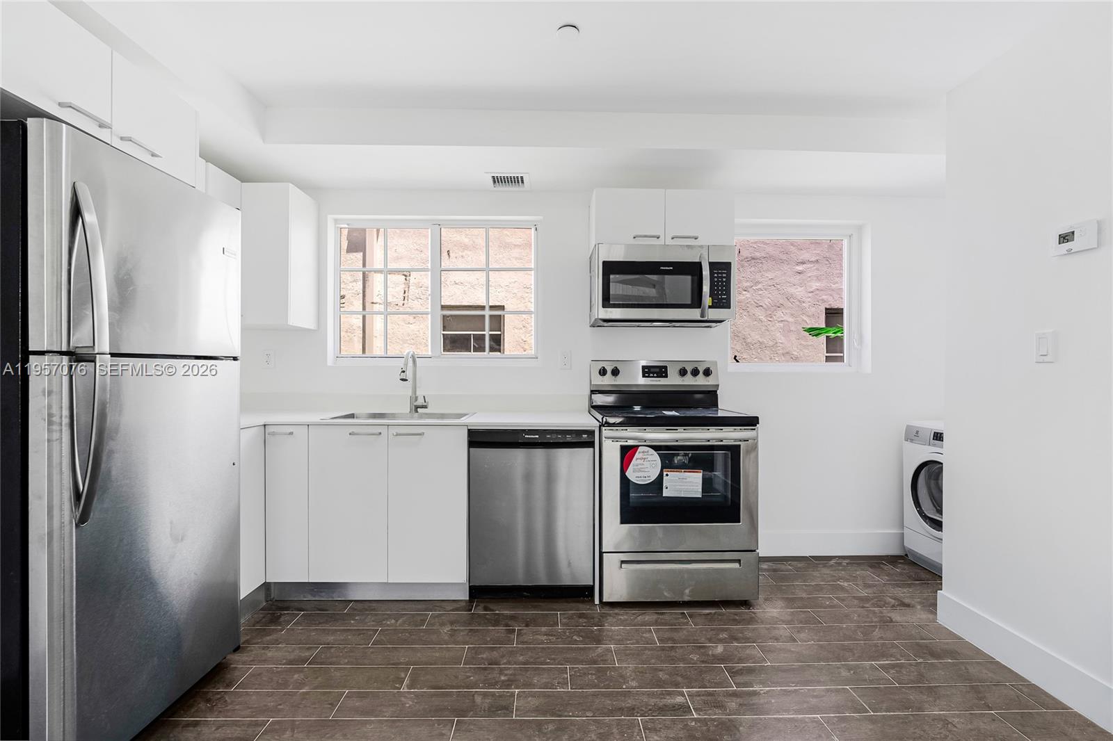 1519 Pennsylvania Ave 6