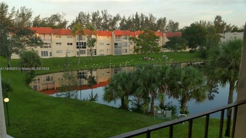 Condominium in Sunrise FL 2651 Sunrise Lakes Dr Dr.jpg