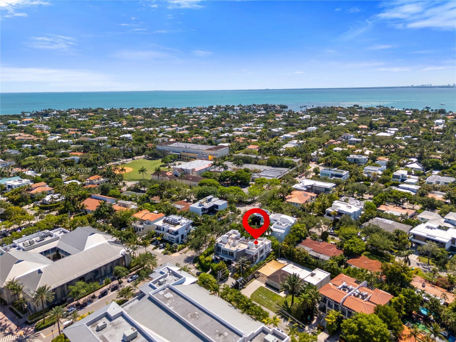 544-548 FERNWOOD CONDO - Residential