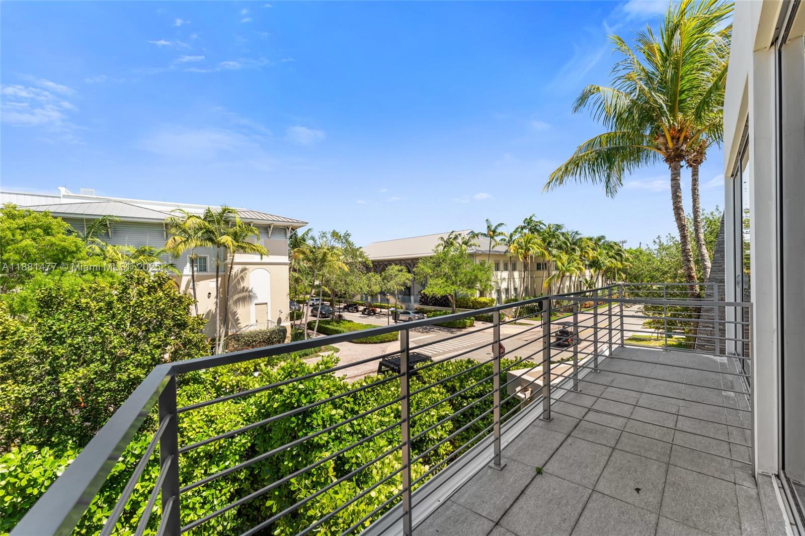 544-548 FERNWOOD CONDO - Residential