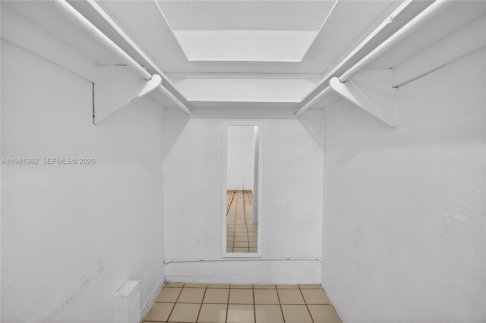 CORAL GROVES - Residential Lease