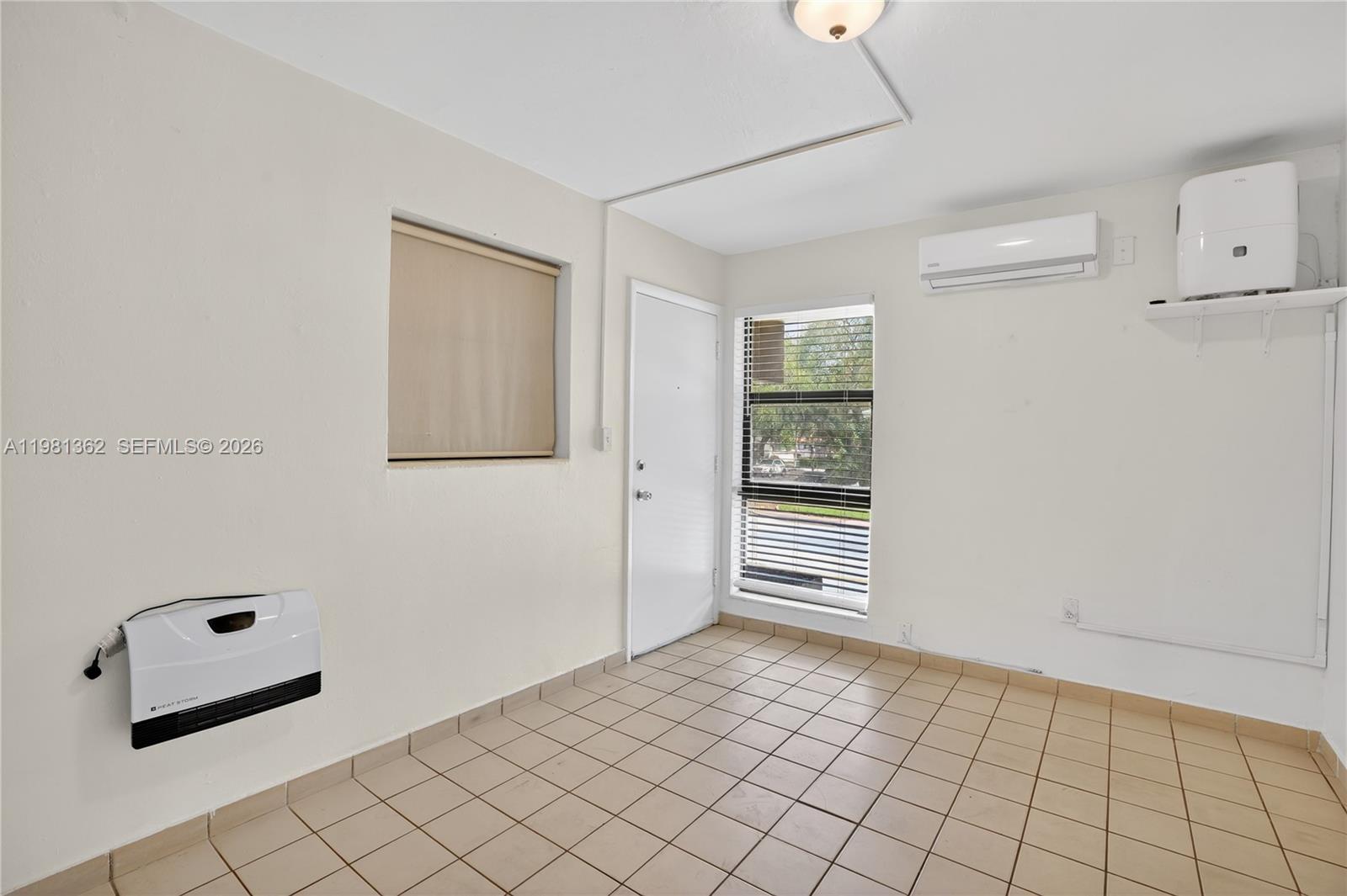 CORAL GROVES - Residential Lease