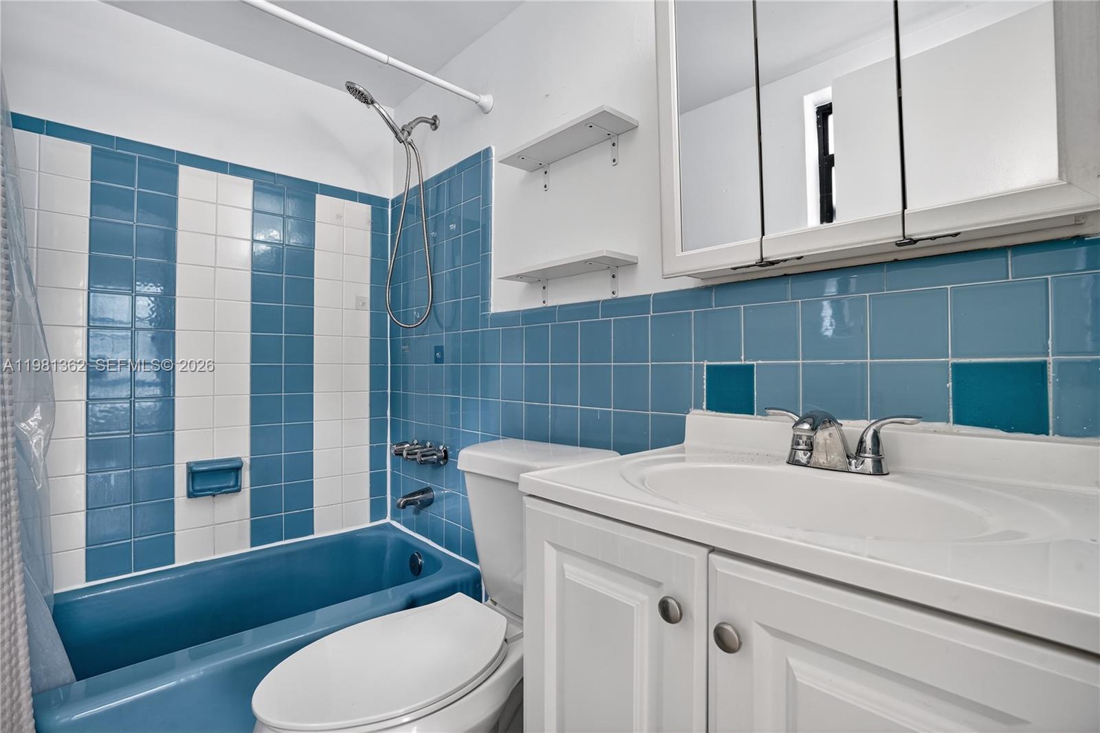 CORAL GROVES - Residential Lease