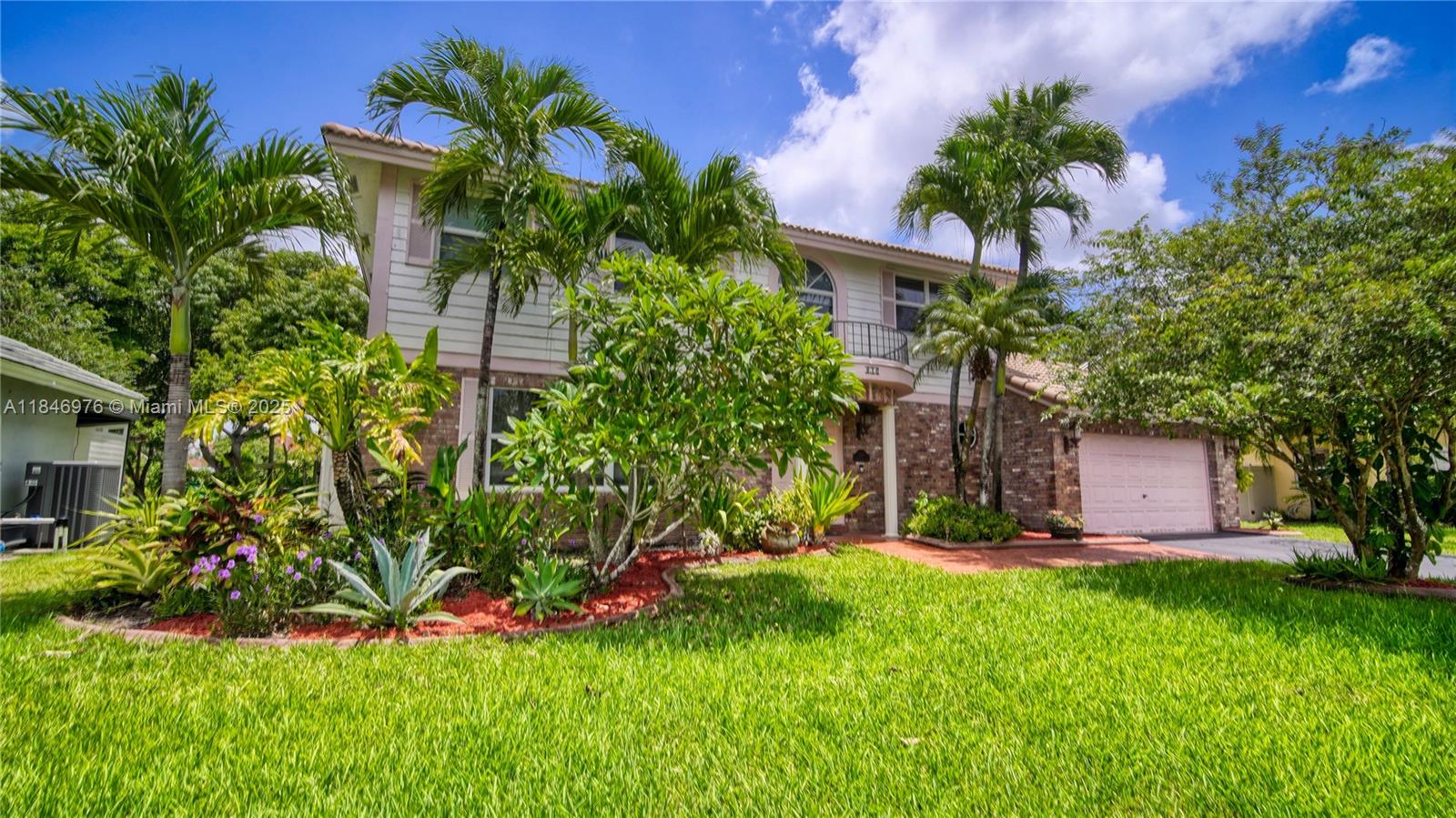 810 Greenbriar Ave