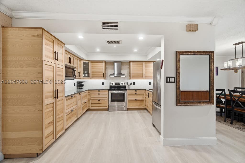 Photo of 2822 N 34th Ave, Hollywood, FL 33021 (MLS # A12047658)