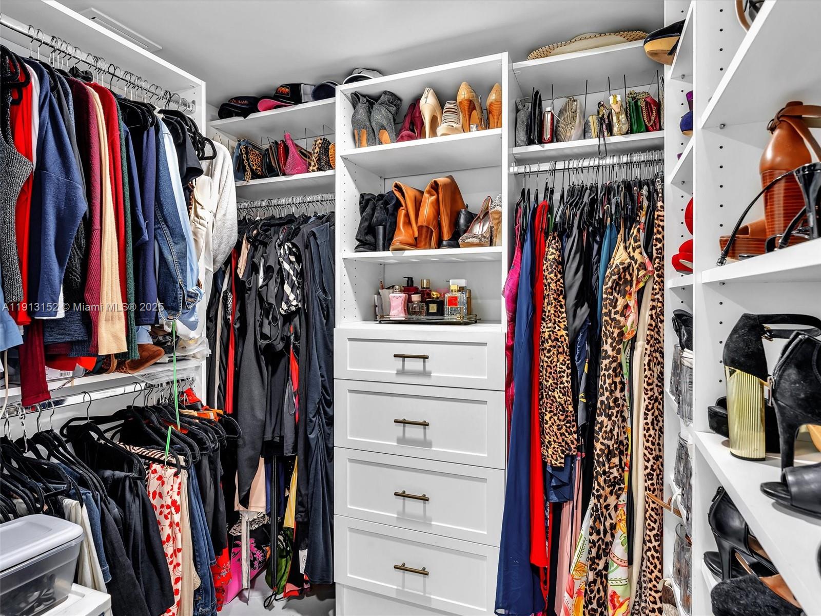 KENNEDY HOUSE CONDO - Residential