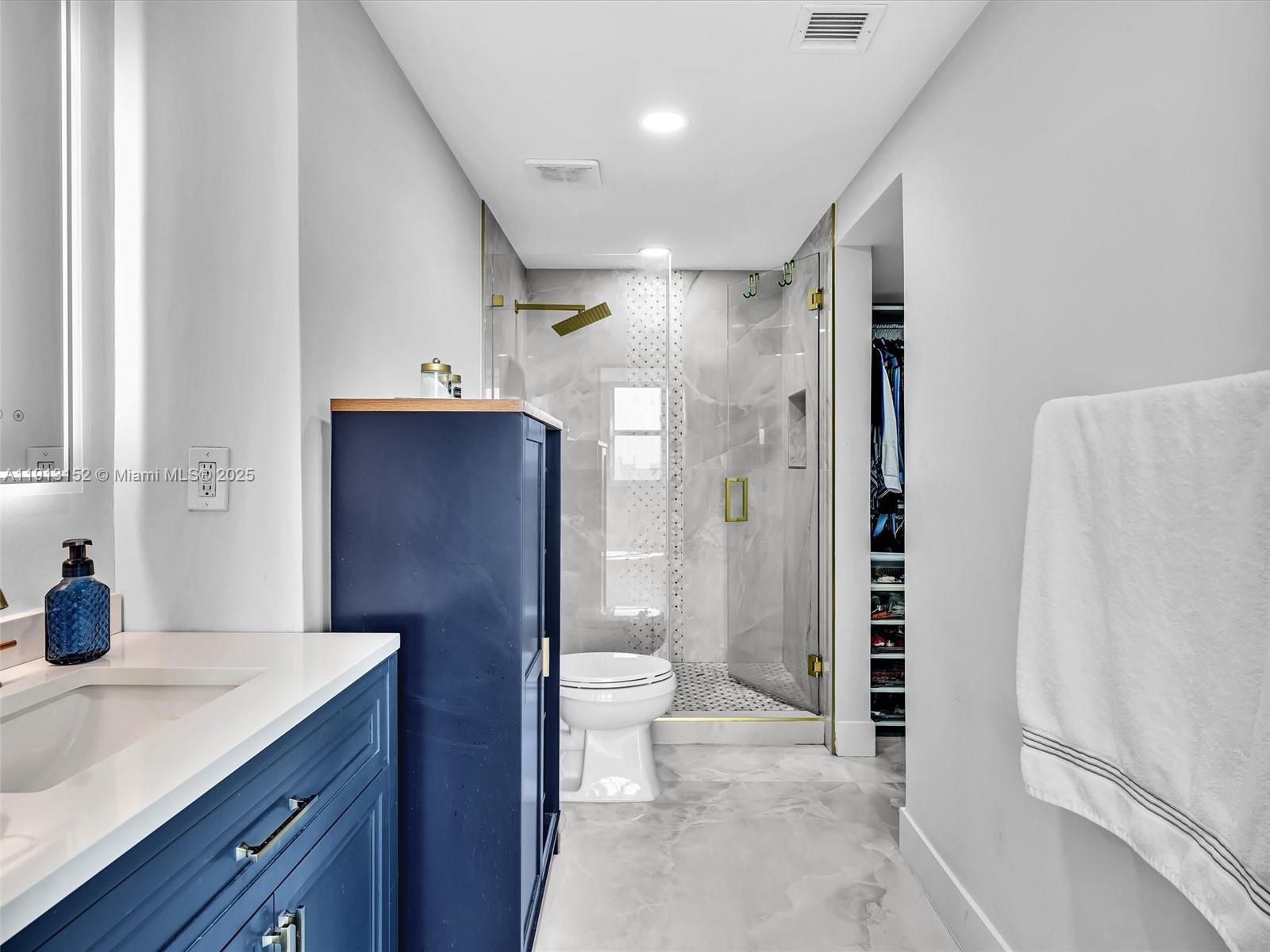 KENNEDY HOUSE CONDO - Residential