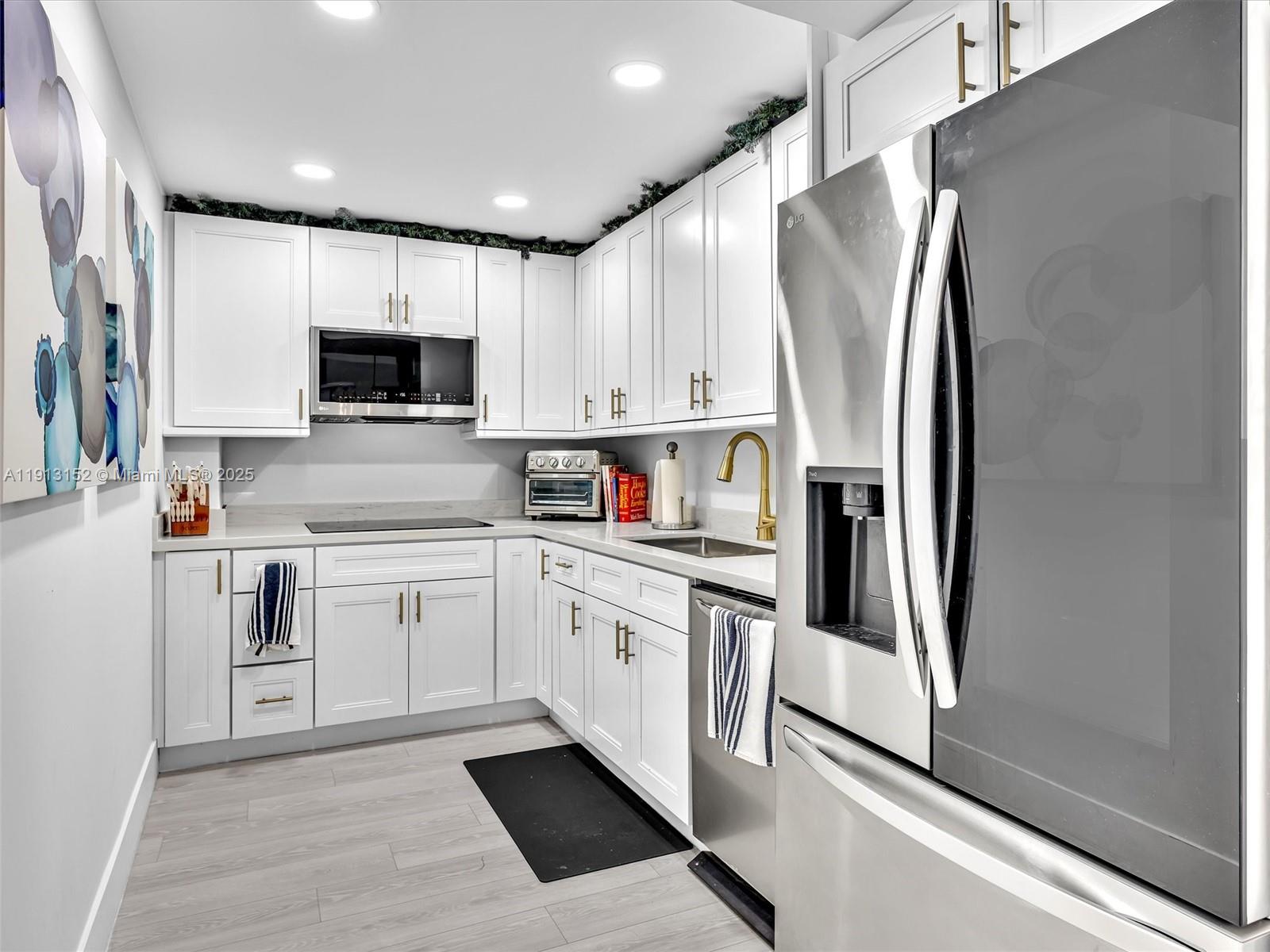 KENNEDY HOUSE CONDO - Residential