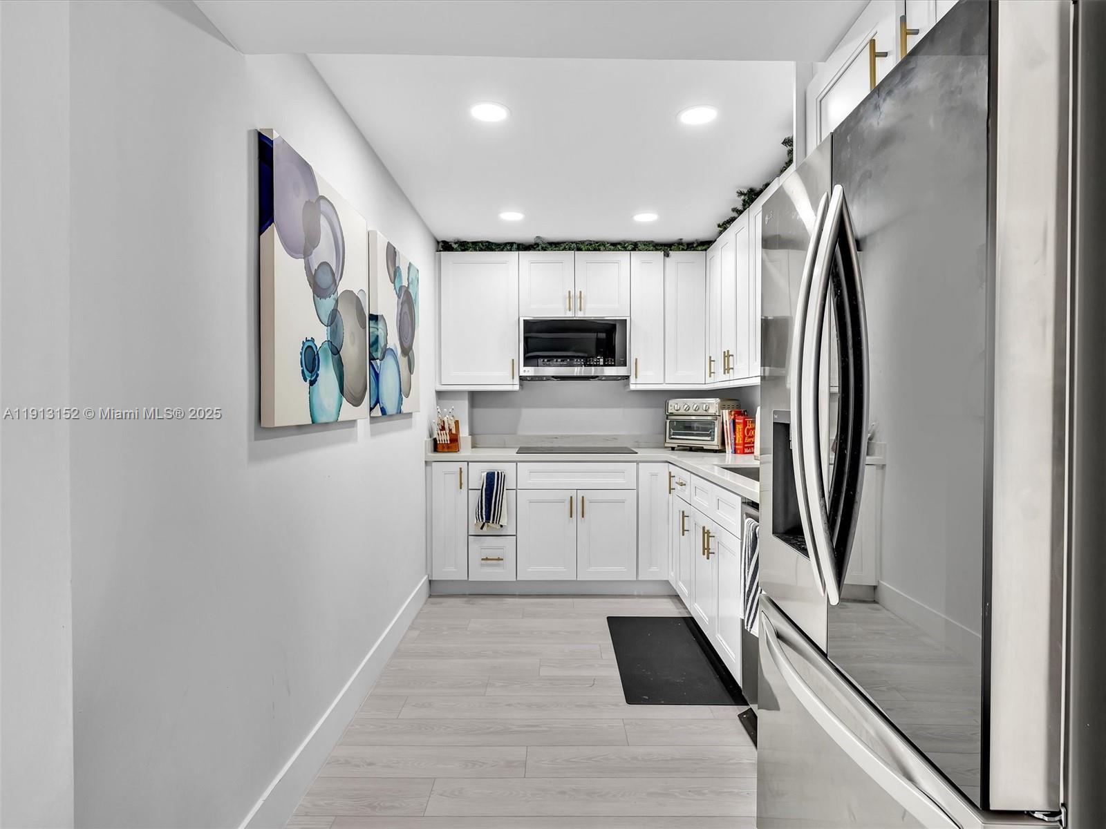 KENNEDY HOUSE CONDO - Residential