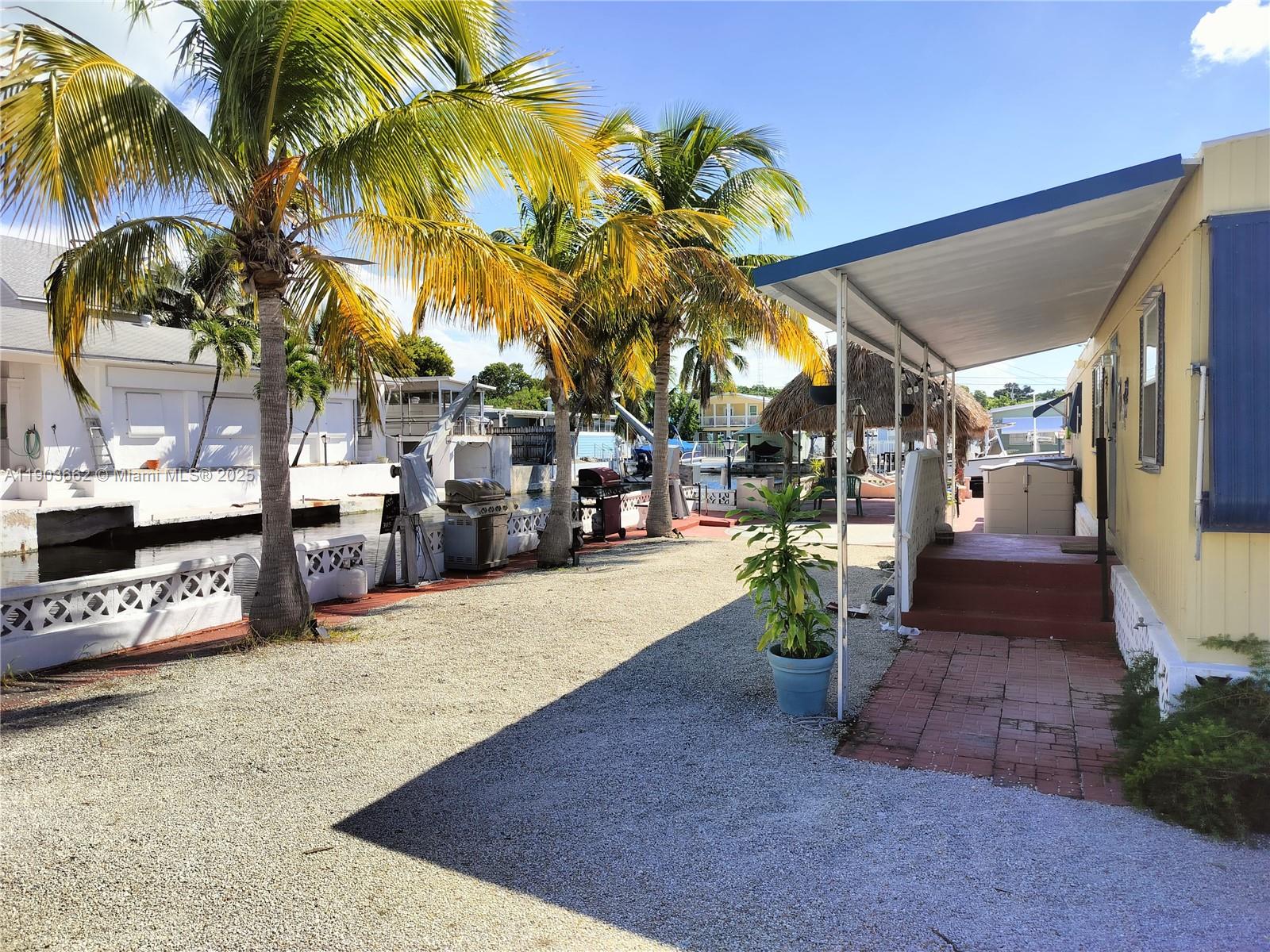 KEY LARGO TRAILER VILLAGE - Residential