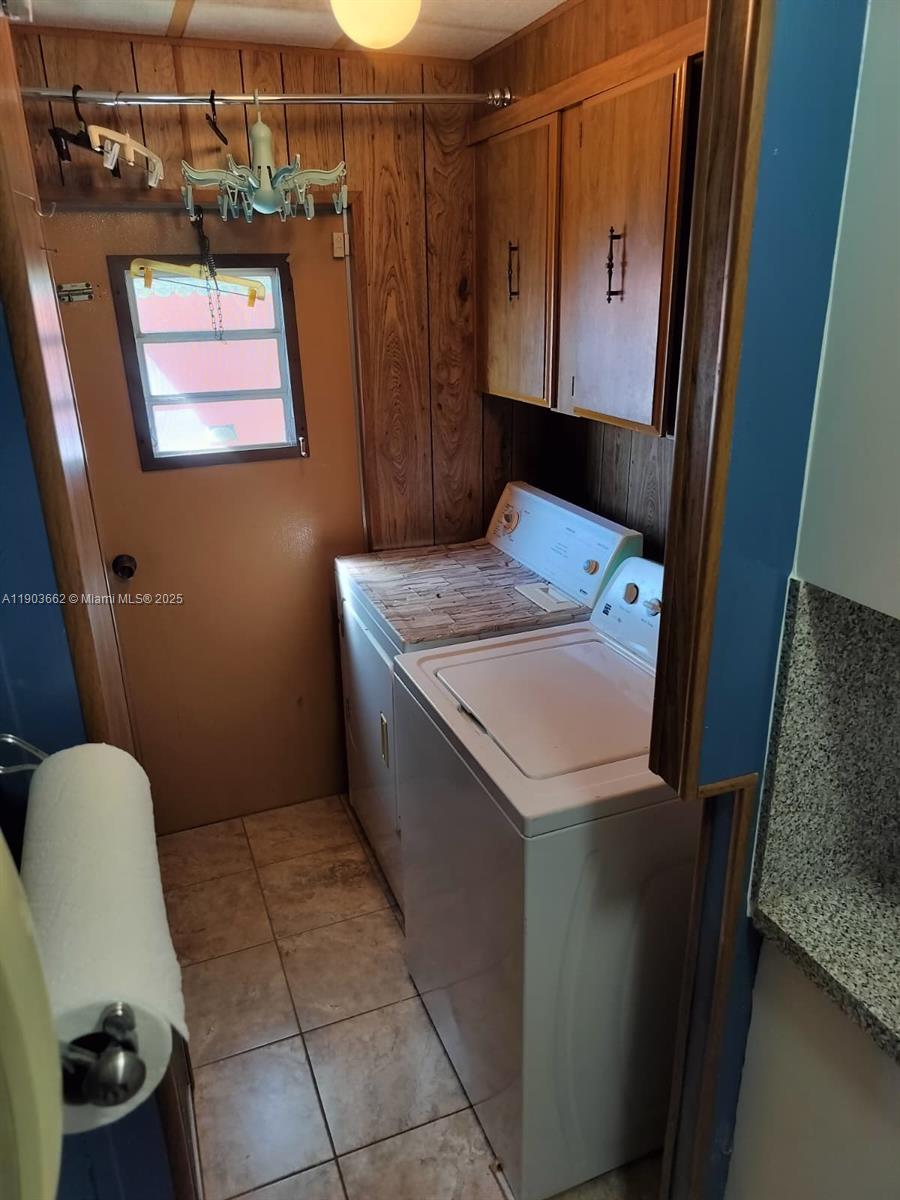 KEY LARGO TRAILER VILLAGE - Residential