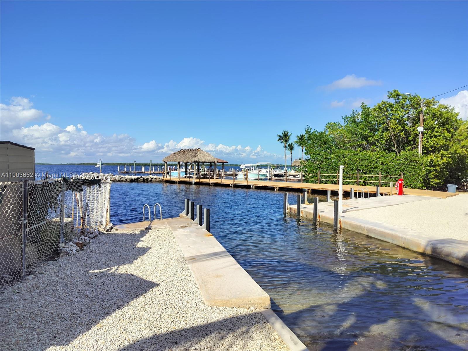 KEY LARGO TRAILER VILLAGE - Residential