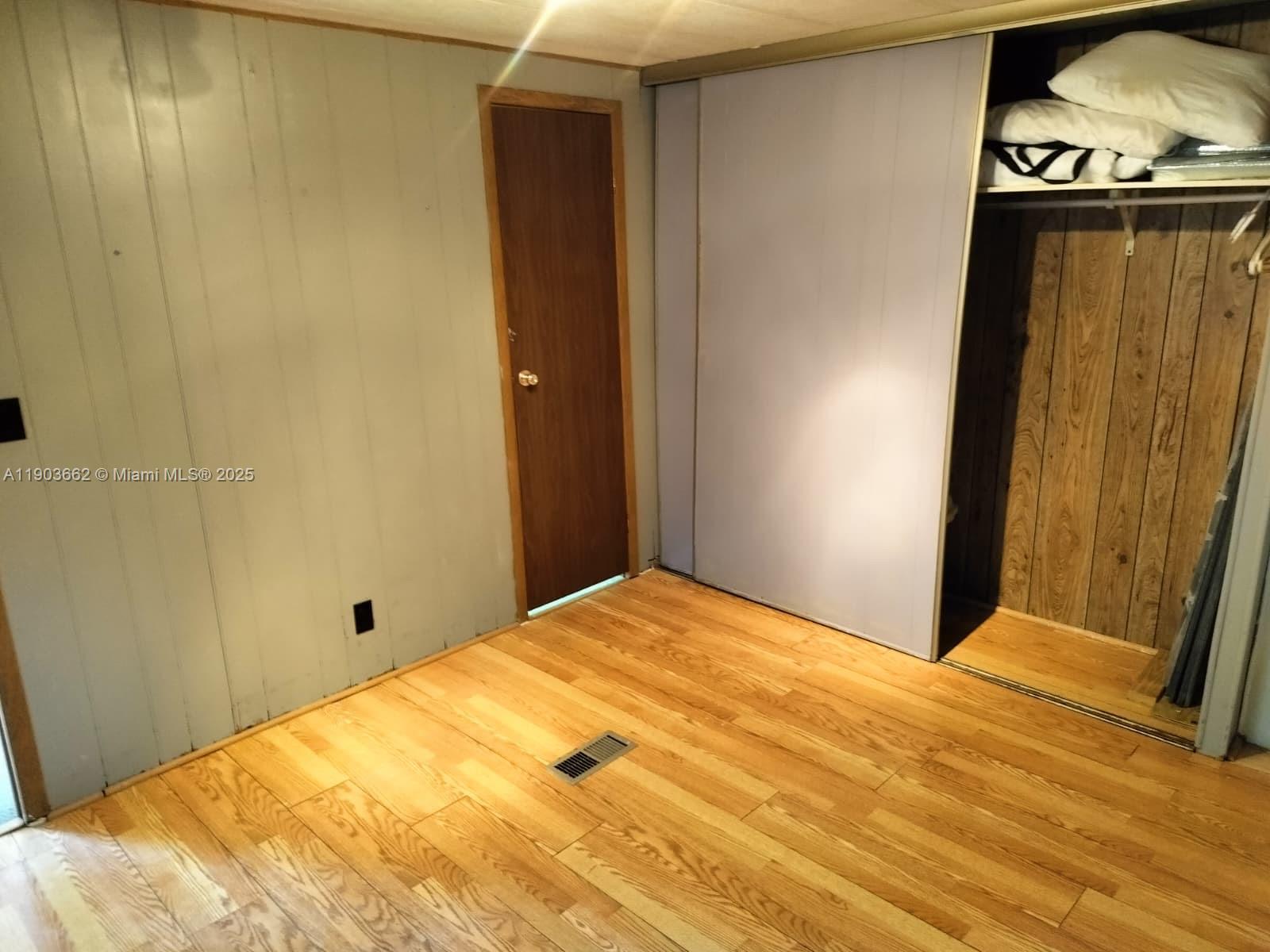 KEY LARGO TRAILER VILLAGE - Residential