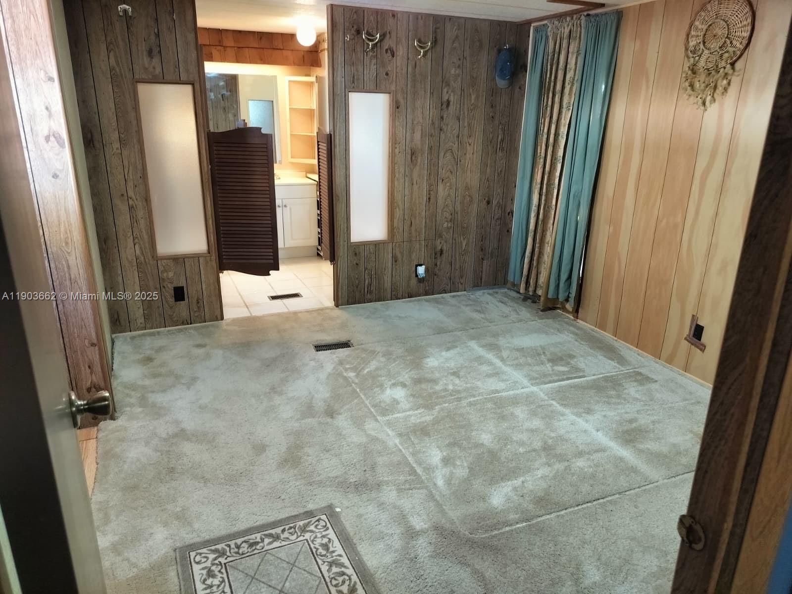 KEY LARGO TRAILER VILLAGE - Residential