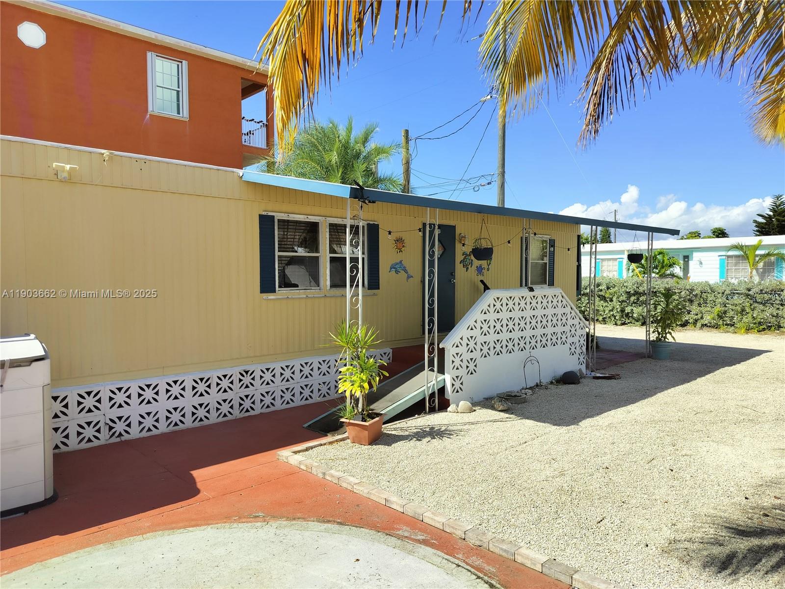 KEY LARGO TRAILER VILLAGE - Residential