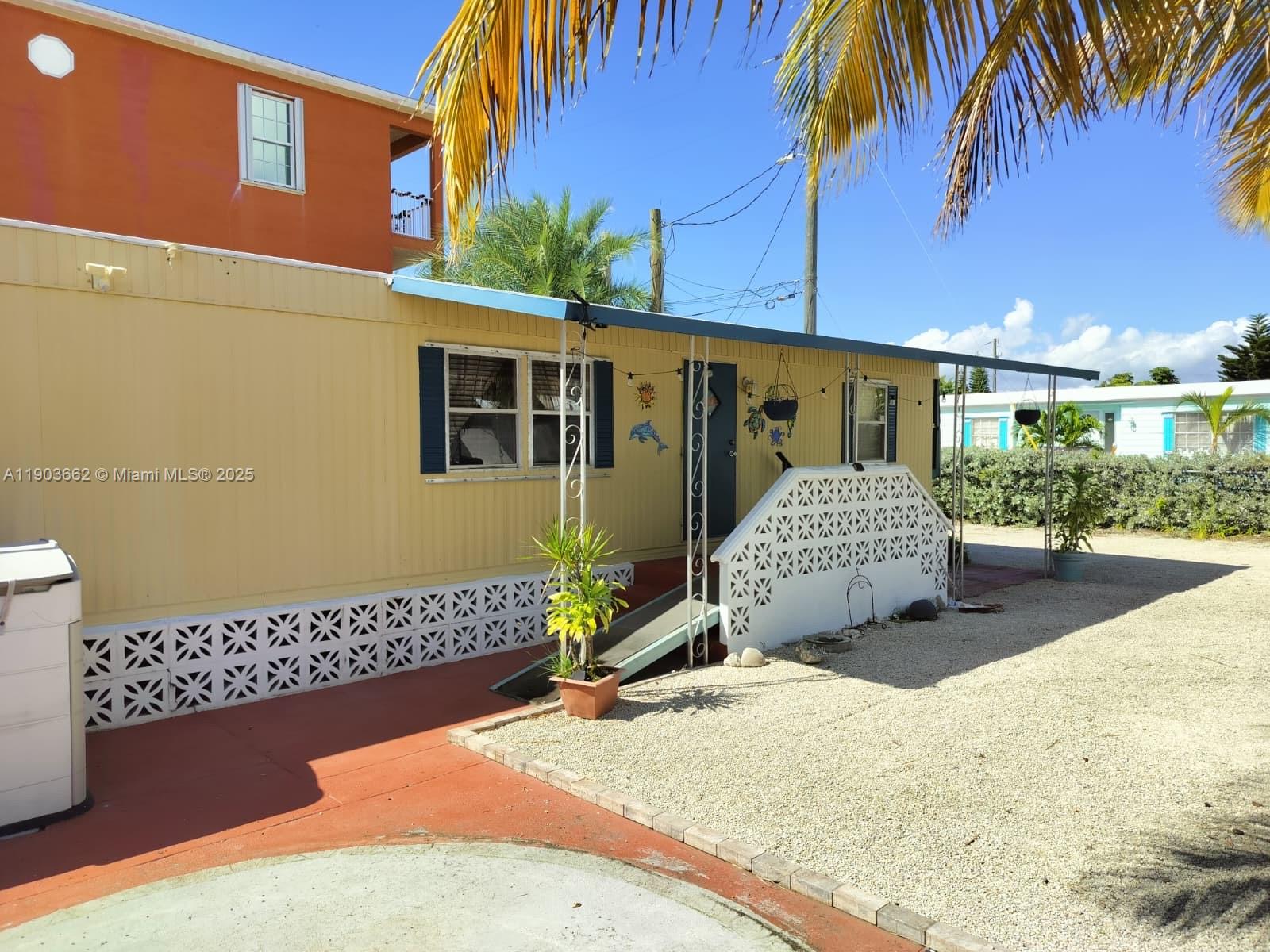 KEY LARGO TRAILER VILLAGE - Residential