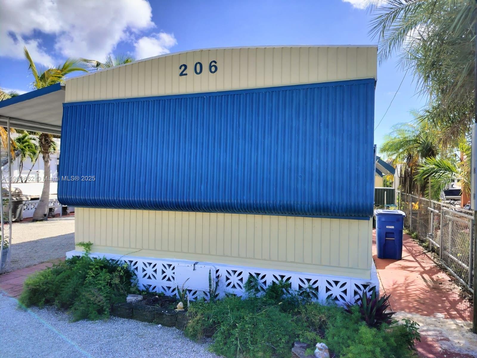 KEY LARGO TRAILER VILLAGE - Residential