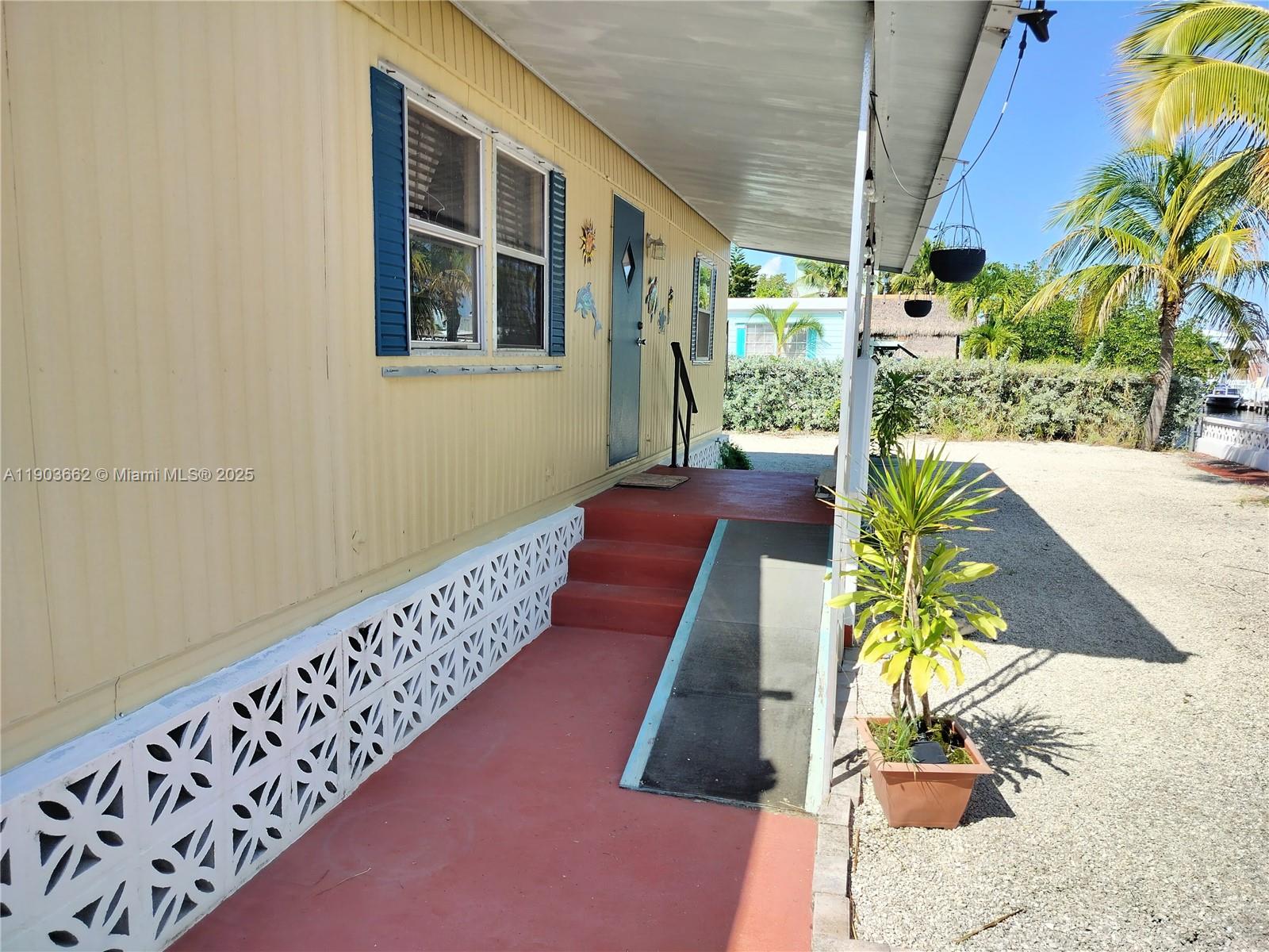 KEY LARGO TRAILER VILLAGE - Residential