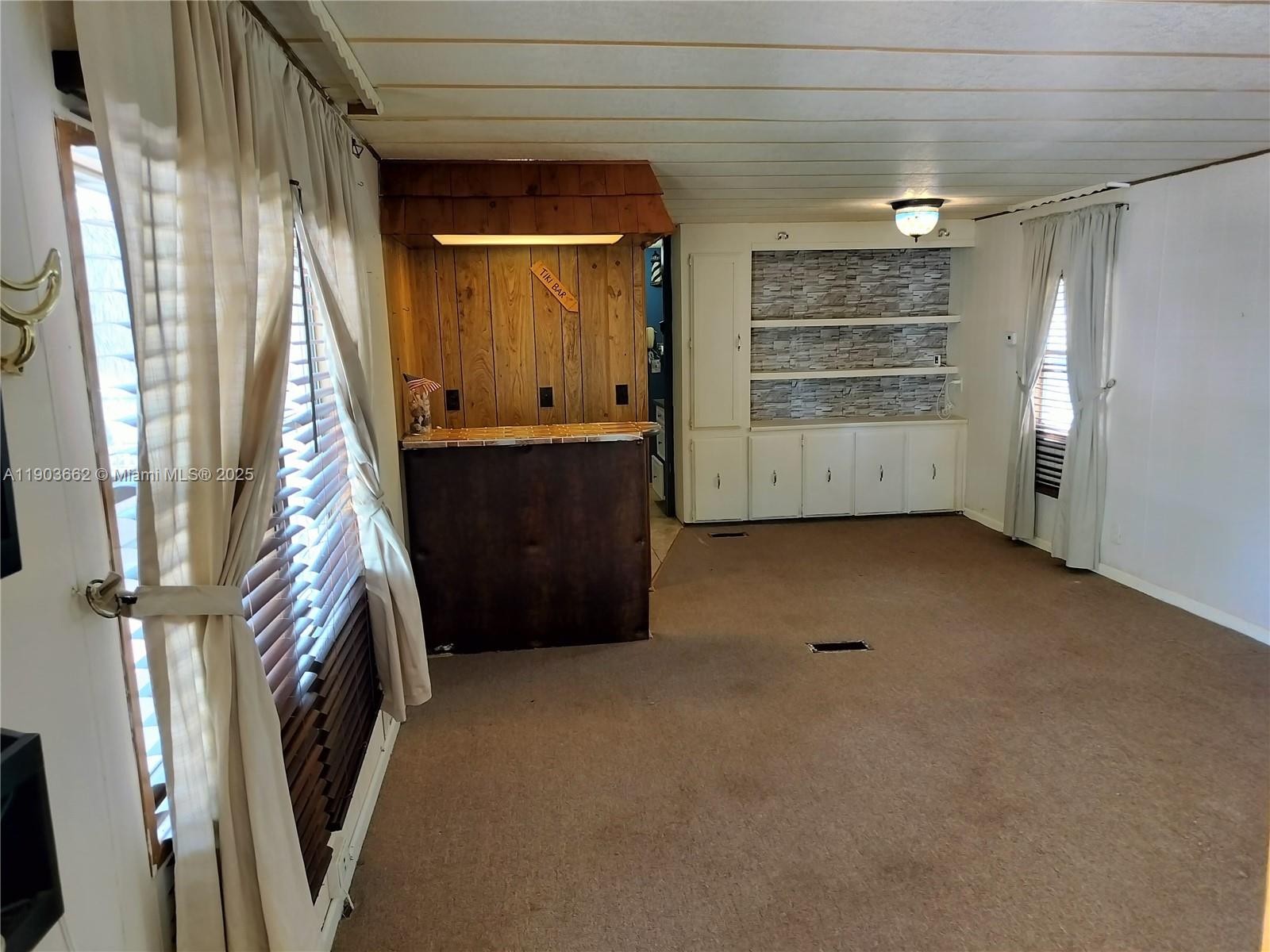 KEY LARGO TRAILER VILLAGE - Residential