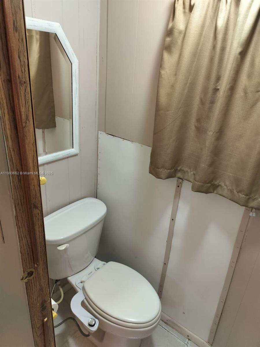 KEY LARGO TRAILER VILLAGE - Residential