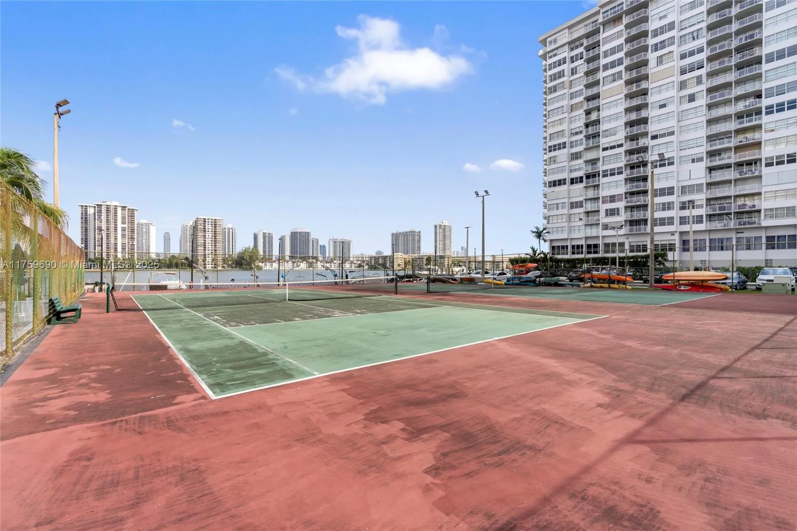 Aventura, Florida 33160, United States, 2 Bedrooms Bedrooms, ,2 BathroomsBathrooms,Residential,Active,85590