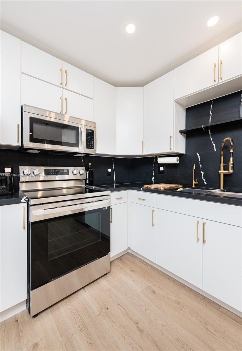 600 Three Islands Blvd 214