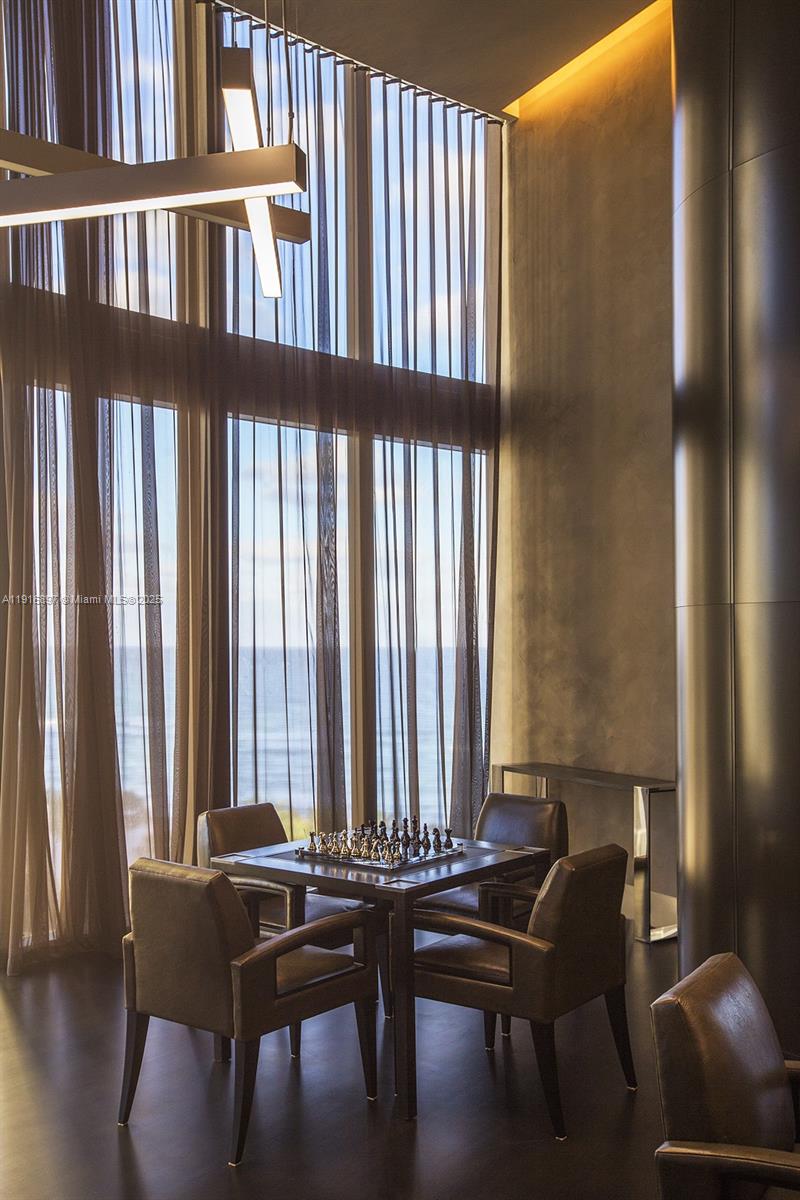 18555 COLLINS AVENUE COND - Residential