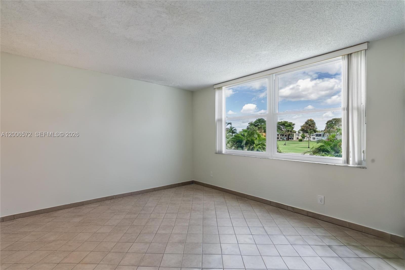 14 OF PALM SPRINGS 2 COND - Residential