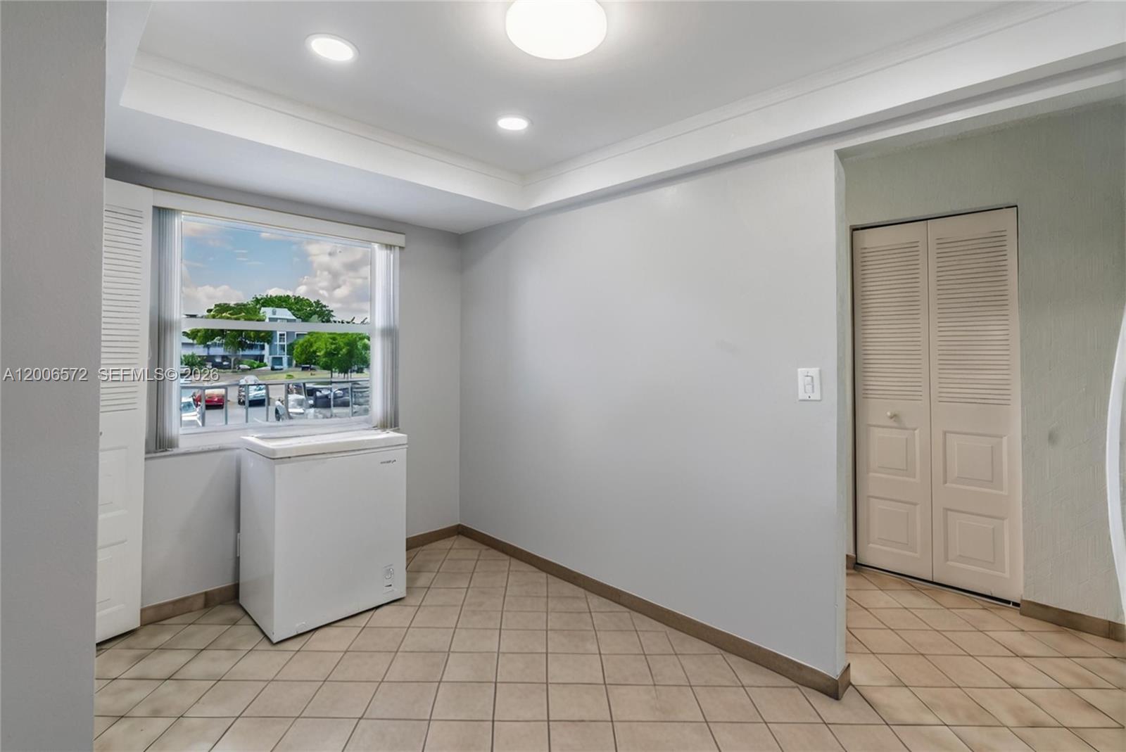 14 OF PALM SPRINGS 2 COND - Residential