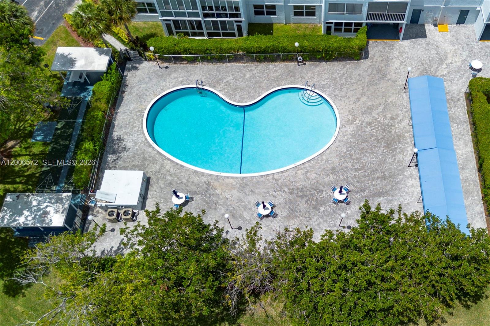 14 OF PALM SPRINGS 2 COND - Residential