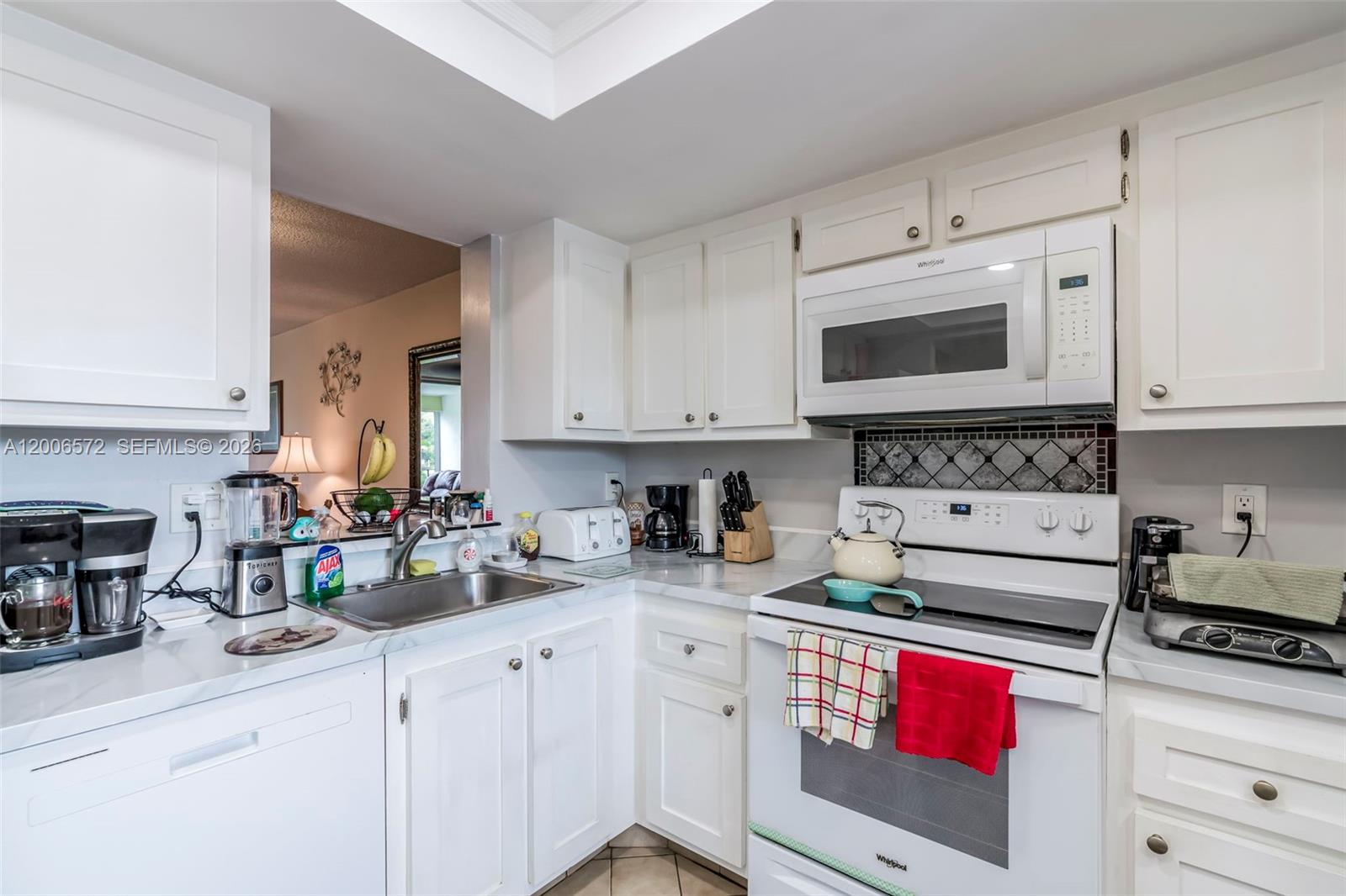 14 OF PALM SPRINGS 2 COND - Residential