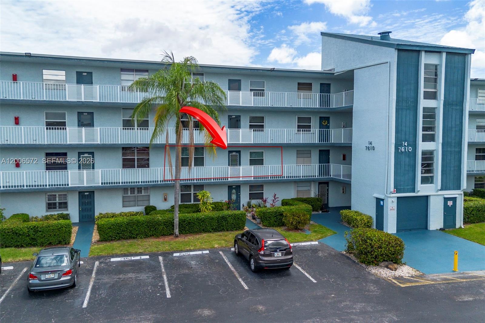 14 OF PALM SPRINGS 2 COND - Residential