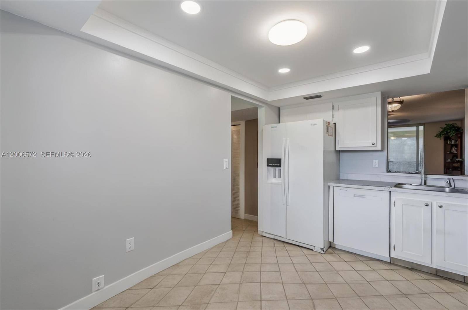 14 OF PALM SPRINGS 2 COND - Residential