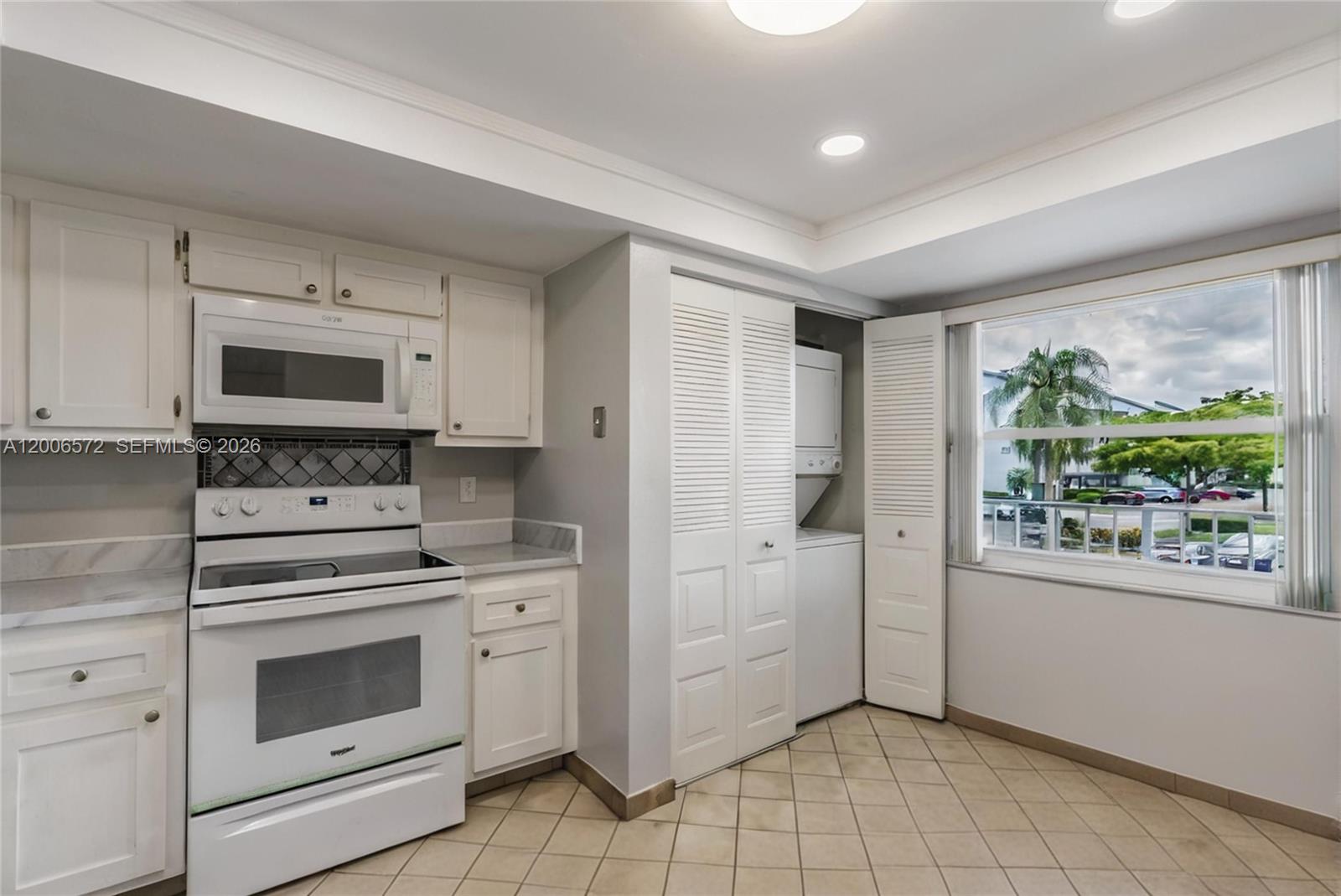 14 OF PALM SPRINGS 2 COND - Residential