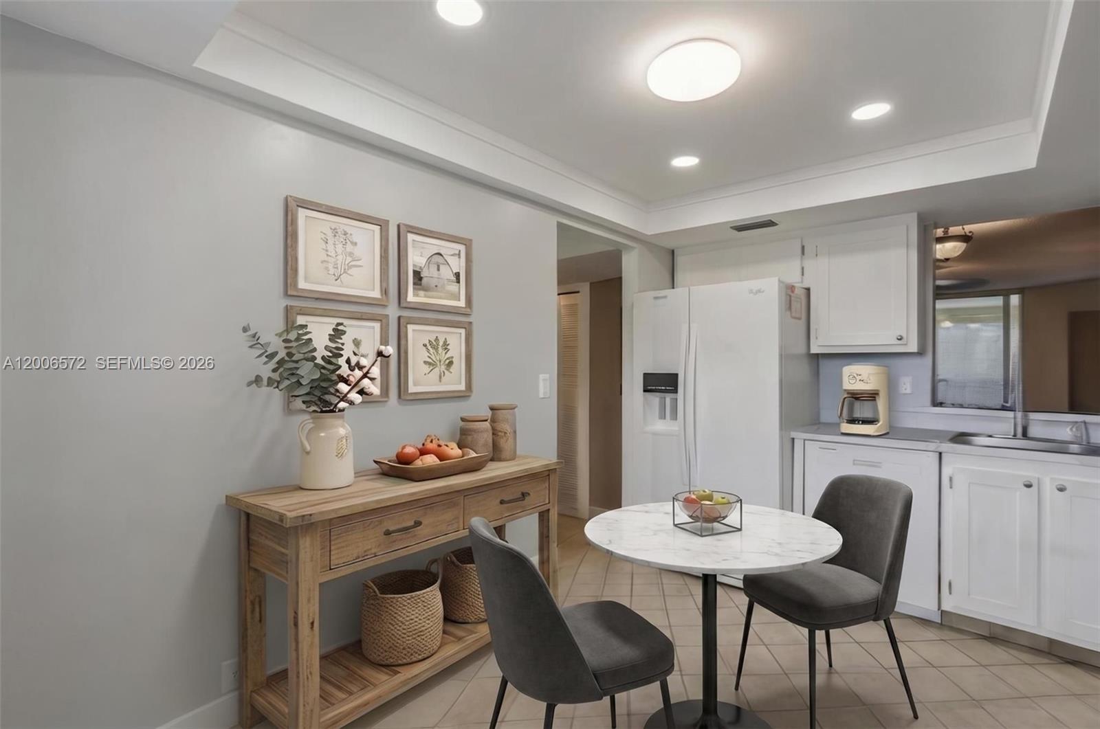 14 OF PALM SPRINGS 2 COND - Residential