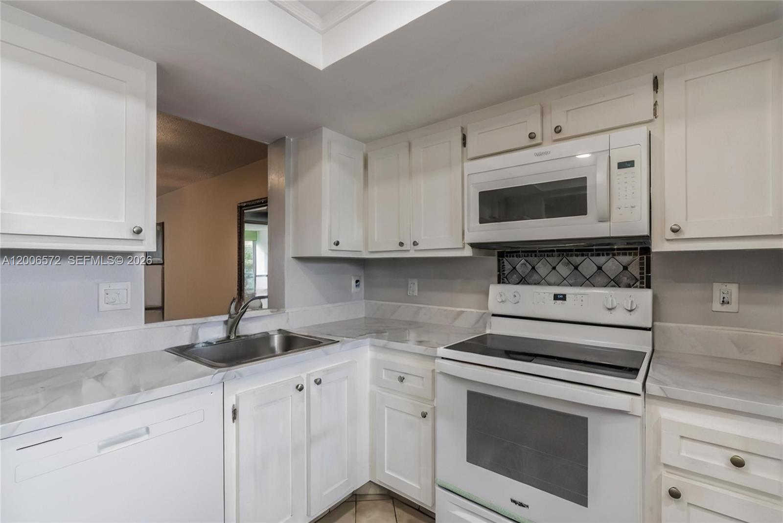 14 OF PALM SPRINGS 2 COND - Residential