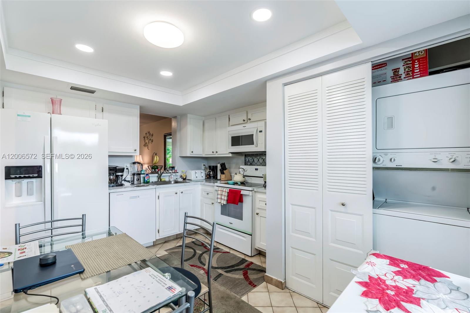 14 OF PALM SPRINGS 2 COND - Residential