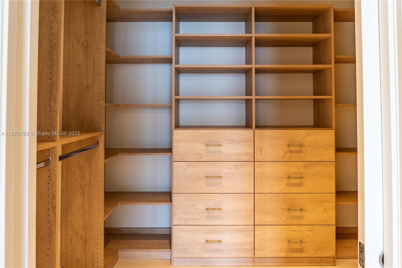 BAY BREEZE - Residential Lease