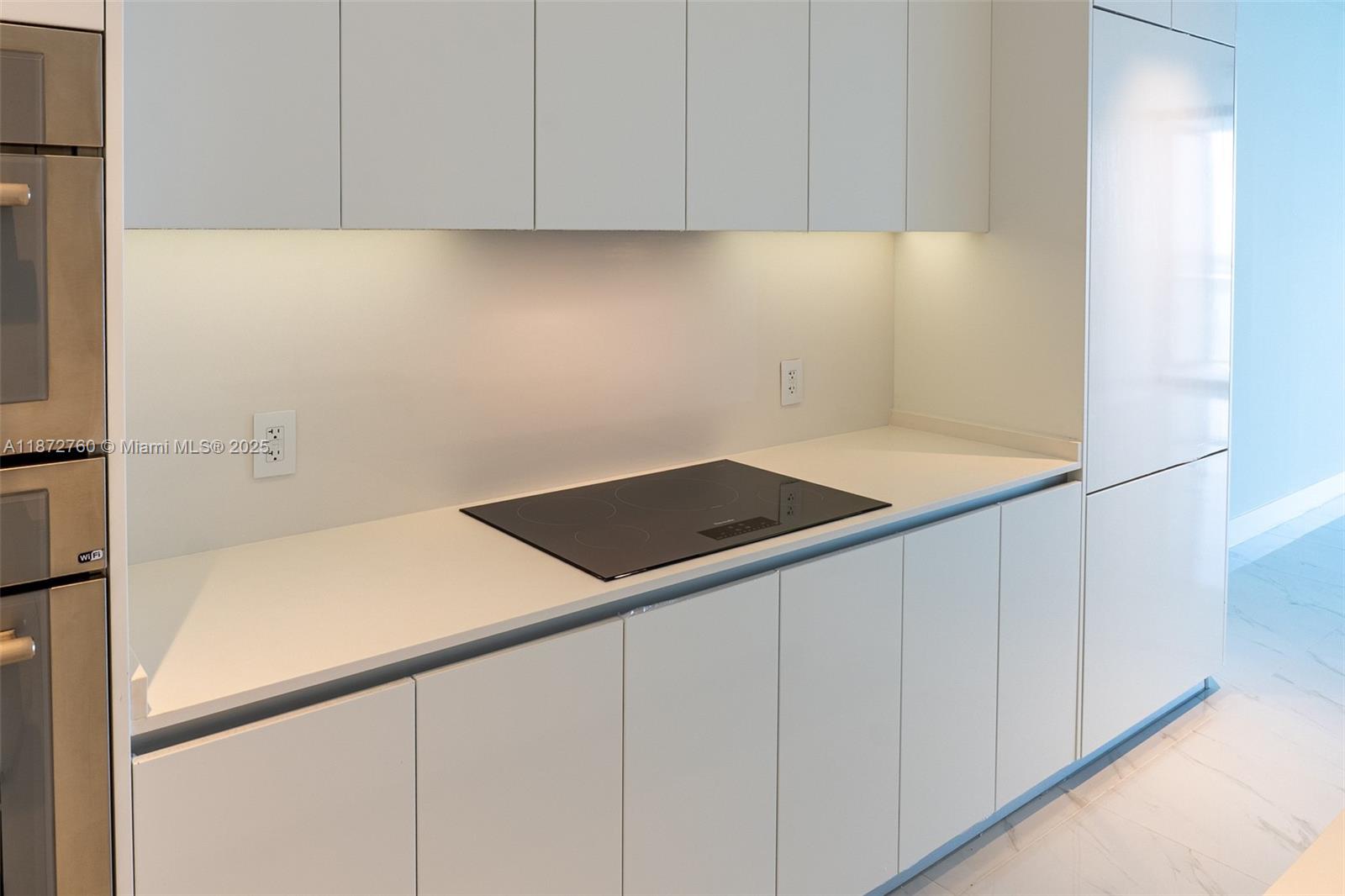 BAY BREEZE - Residential Lease